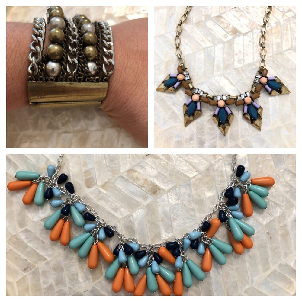 Bundle of jewelry